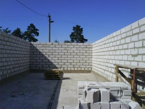 27h 300x225 Строительство дома особенности стен, выбор строительных материалов